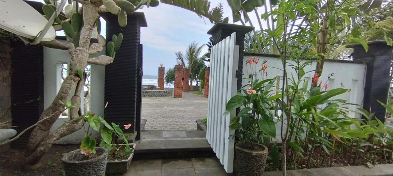 Sunsets at Sumbul Hotel Pulukan Bagian luar foto